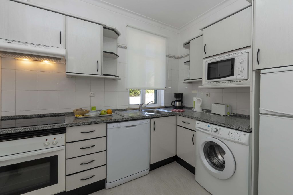 Vivenda geminada V2 vista mar - Cozinha