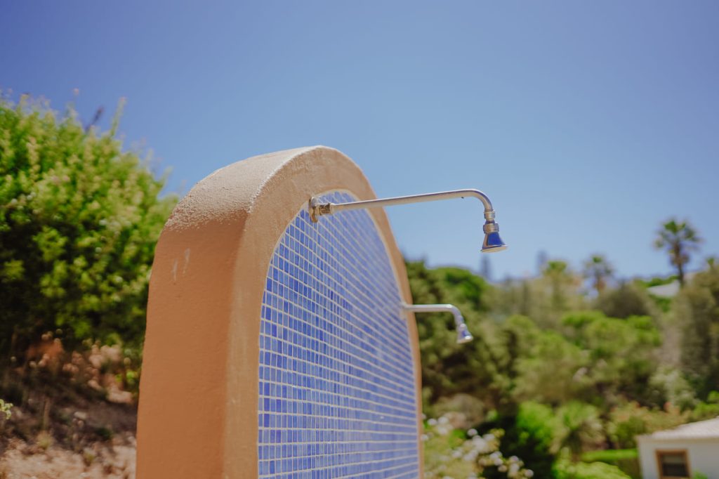 Rocha Brava Resort - Chuveiros da piscina