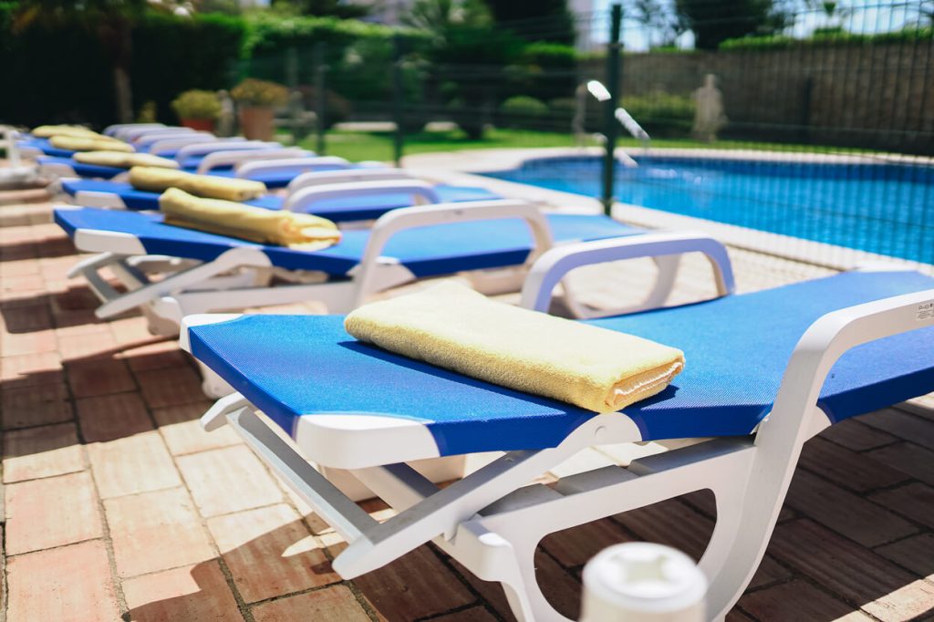 Vila Belo Horizonte - Esperguiçadeiras piscina