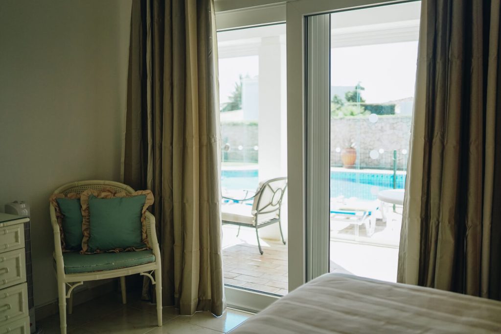 Vila Belo Horizonte - Quarto vista piscina