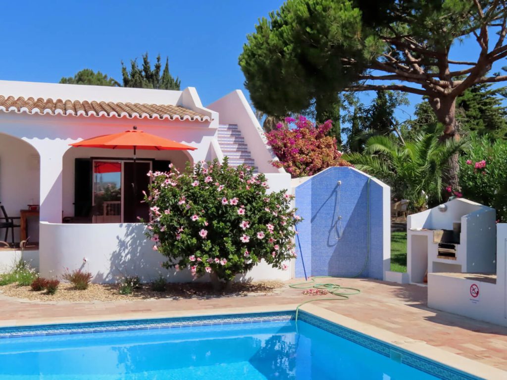 Vila EMRICI - Piscina e pátio